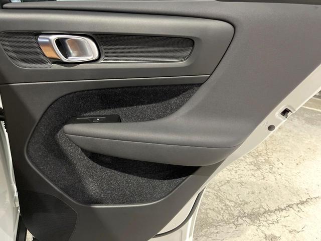 ＸＣ４０ Ｂ４　ＡＷＤ　インスクリプション　認定中古車　サンルーフ　アンバーレザーシート　ｈａｒｍａｎ／ｋａｒｄｏｎ　３６０°ビューカメラ　シートヒーター　１９インチアルミ　パイロットアシスト　レーダークルーズ　インテリセーフ　禁煙車（38枚目）