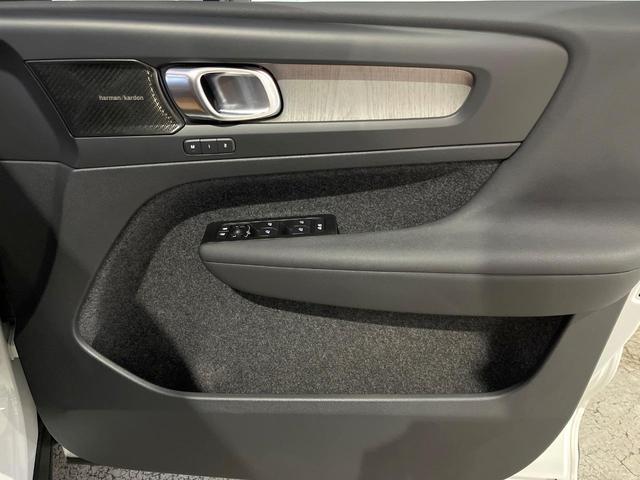 ＸＣ４０ Ｂ４　ＡＷＤ　インスクリプション　認定中古車　サンルーフ　アンバーレザーシート　ｈａｒｍａｎ／ｋａｒｄｏｎ　３６０°ビューカメラ　シートヒーター　１９インチアルミ　パイロットアシスト　レーダークルーズ　インテリセーフ　禁煙車（39枚目）