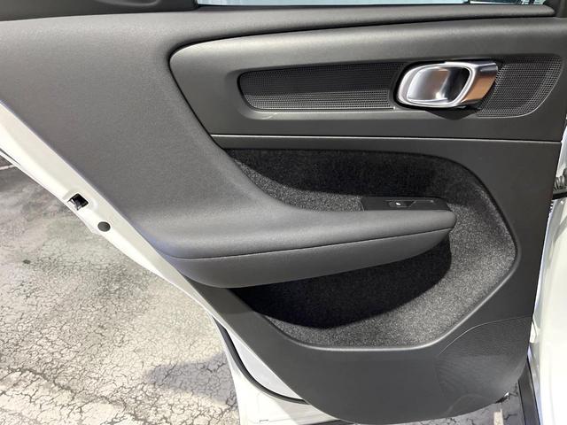 ＸＣ４０ Ｂ４　ＡＷＤ　インスクリプション　認定中古車　サンルーフ　アンバーレザーシート　ｈａｒｍａｎ／ｋａｒｄｏｎ　３６０°ビューカメラ　シートヒーター　１９インチアルミ　パイロットアシスト　レーダークルーズ　インテリセーフ　禁煙車（40枚目）