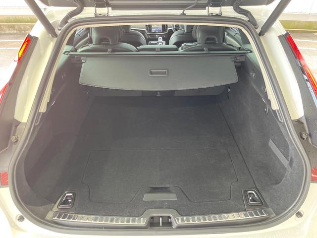 V90 リチャージアルティメトT8AWDプラグインハイブリド 認定中古車 B&Wサウンドシステム サンルーフ 黒革シート グーグル搭載ナビ 360°ビューカメラ シートベンチレーション シートヒーター パワーシート 純正20インチアルミ パワーバックドア(17枚目)