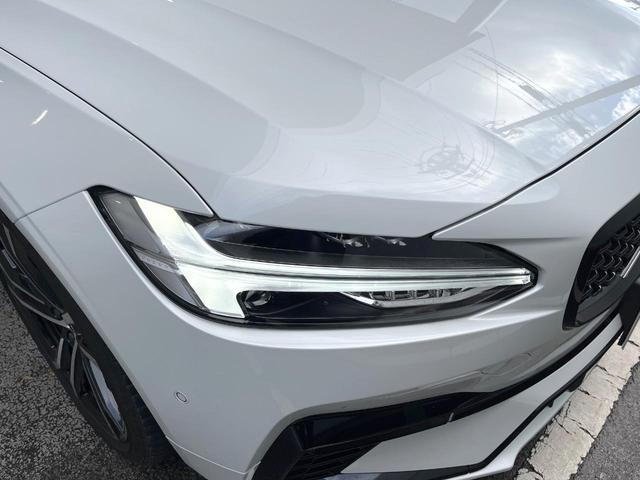 V90 リチャージアルティメトT8AWDプラグインハイブリド 認定中古車 B&Wサウンドシステム サンルーフ 黒革シート グーグル搭載ナビ 360°ビューカメラ シートベンチレーション シートヒーター パワーシート 純正20インチアルミ パワーバックドア(19枚目)
