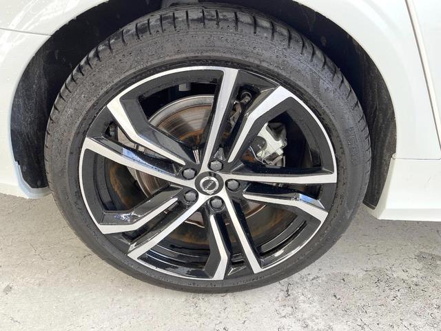 V90 リチャージアルティメトT8AWDプラグインハイブリド 認定中古車 B&Wサウンドシステム サンルーフ 黒革シート グーグル搭載ナビ 360°ビューカメラ シートベンチレーション シートヒーター パワーシート 純正20インチアルミ パワーバックドア(20枚目)