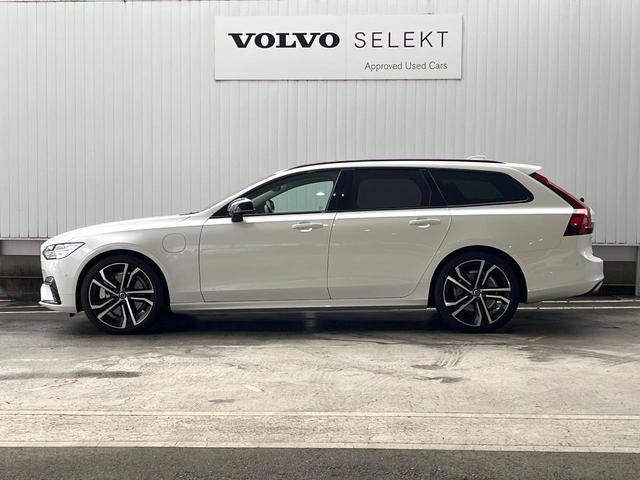 V90 リチャージアルティメトT8AWDプラグインハイブリド 認定中古車 B&Wサウンドシステム サンルーフ 黒革シート グーグル搭載ナビ 360°ビューカメラ シートベンチレーション シートヒーター パワーシート 純正20インチアルミ パワーバックドア(24枚目)