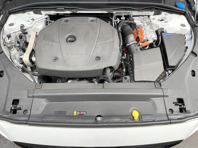 V90 リチャージアルティメトT8AWDプラグインハイブリド 認定中古車 B&Wサウンドシステム サンルーフ 黒革シート グーグル搭載ナビ 360°ビューカメラ シートベンチレーション シートヒーター パワーシート 純正20インチアルミ パワーバックドア(28枚目)