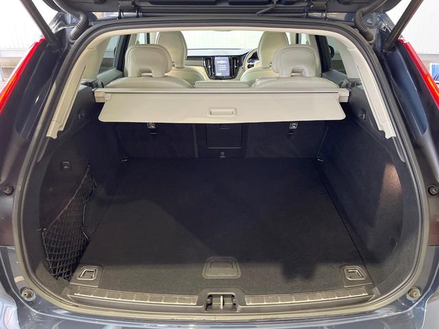 ＸＣ６０ アルティメット　Ｂ５　ＡＷＤ　認定中古車　サンルーフ　白革シート　グーグル搭載ナビ　ｈａｒｍａｎｋａｒｄｏｎオーディオ　アダプティブクルーズコントロール　シートベンチレーション　シートヒーター　パワーバックドア　ＬＥＤヘッドライト（16枚目）