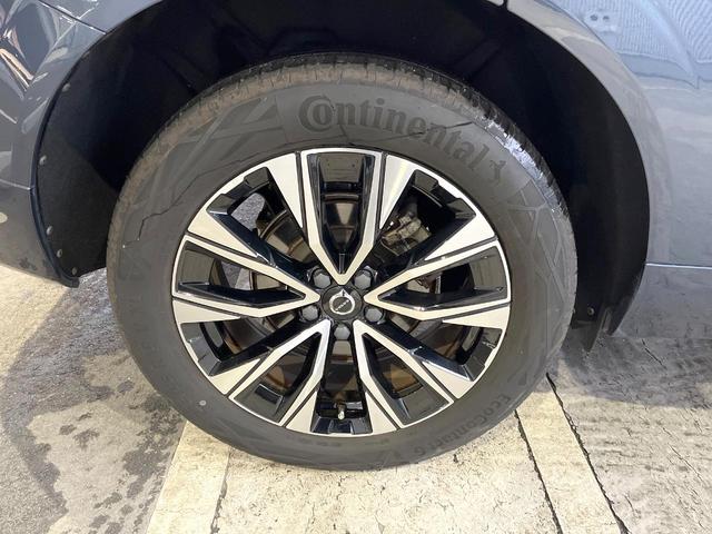 ＸＣ６０ アルティメット　Ｂ５　ＡＷＤ　認定中古車　サンルーフ　白革シート　グーグル搭載ナビ　ｈａｒｍａｎｋａｒｄｏｎオーディオ　アダプティブクルーズコントロール　シートベンチレーション　シートヒーター　パワーバックドア　ＬＥＤヘッドライト（20枚目）