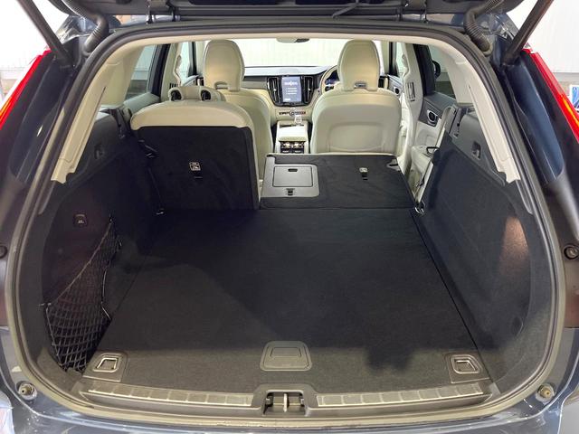 ＸＣ６０ アルティメット　Ｂ５　ＡＷＤ　認定中古車　サンルーフ　白革シート　グーグル搭載ナビ　ｈａｒｍａｎｋａｒｄｏｎオーディオ　アダプティブクルーズコントロール　シートベンチレーション　シートヒーター　パワーバックドア　ＬＥＤヘッドライト（34枚目）