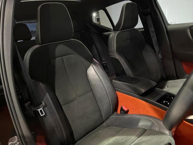 ＸＣ４０ Ｔ４　ＡＷＤ　Ｒデザイン　認定中古車　サンルーフ　ｈａｒｍａｎ／ｋａｒｄｏｎ　純正９型ナビ　３６０°ビューカメラ　アダプティブクルーズコントロール　全席シートヒーター　前席パワーシート　パワーバックドア（14枚目）