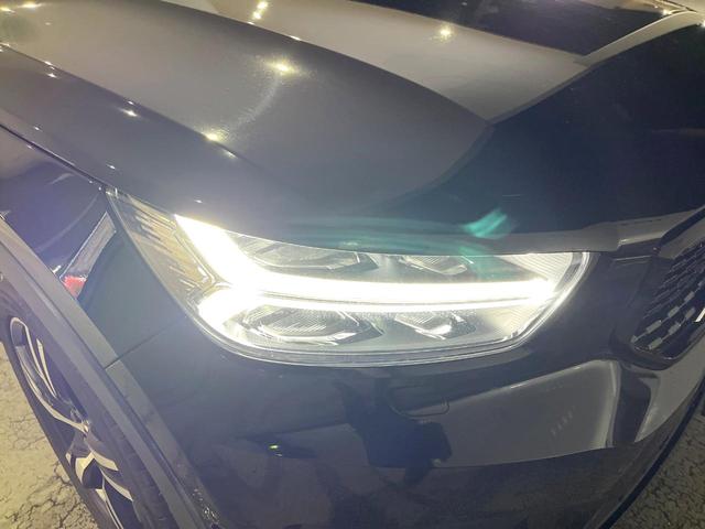 ＸＣ４０ Ｔ４　ＡＷＤ　Ｒデザイン　認定中古車　サンルーフ　ｈａｒｍａｎ／ｋａｒｄｏｎ　純正９型ナビ　３６０°ビューカメラ　アダプティブクルーズコントロール　全席シートヒーター　前席パワーシート　パワーバックドア（19枚目）