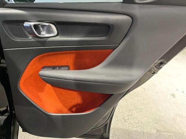 ＸＣ４０ Ｔ４　ＡＷＤ　Ｒデザイン　認定中古車　サンルーフ　ｈａｒｍａｎ／ｋａｒｄｏｎ　純正９型ナビ　３６０°ビューカメラ　アダプティブクルーズコントロール　全席シートヒーター　前席パワーシート　パワーバックドア（38枚目）