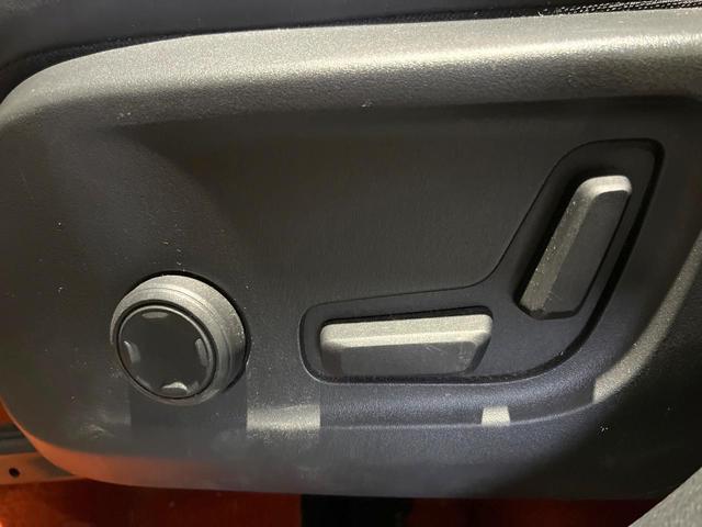 ＸＣ４０ Ｔ４　ＡＷＤ　Ｒデザイン　認定中古車　サンルーフ　ｈａｒｍａｎ／ｋａｒｄｏｎ　純正９型ナビ　３６０°ビューカメラ　アダプティブクルーズコントロール　全席シートヒーター　前席パワーシート　パワーバックドア（42枚目）