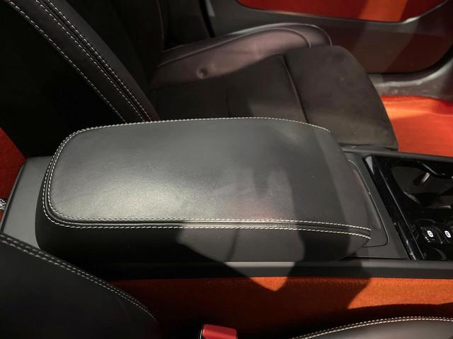 ＸＣ４０ Ｔ４　ＡＷＤ　Ｒデザイン　認定中古車　サンルーフ　ｈａｒｍａｎ／ｋａｒｄｏｎ　純正９型ナビ　３６０°ビューカメラ　アダプティブクルーズコントロール　全席シートヒーター　前席パワーシート　パワーバックドア（50枚目）