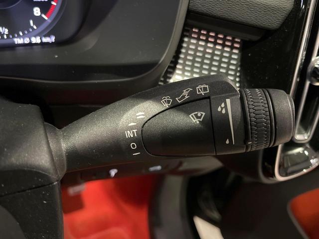 ＸＣ４０ Ｔ４　ＡＷＤ　Ｒデザイン　認定中古車　サンルーフ　ｈａｒｍａｎ／ｋａｒｄｏｎ　純正９型ナビ　３６０°ビューカメラ　アダプティブクルーズコントロール　全席シートヒーター　前席パワーシート　パワーバックドア（54枚目）