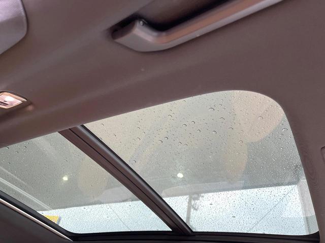 XC60 D4 AWD インスクリプション 純正9インチナビ パノラマガラスサンルーフ harman/kardon 本革シート 360°ビューカメラ パイロットアシスト シートベンチレーション メモリー機能付きパワーシート ETC(7枚目)