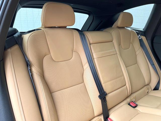 XC60 D4 AWD インスクリプション 純正9インチナビ パノラマガラスサンルーフ harman/kardon 本革シート 360°ビューカメラ パイロットアシスト シートベンチレーション メモリー機能付きパワーシート ETC(13枚目)