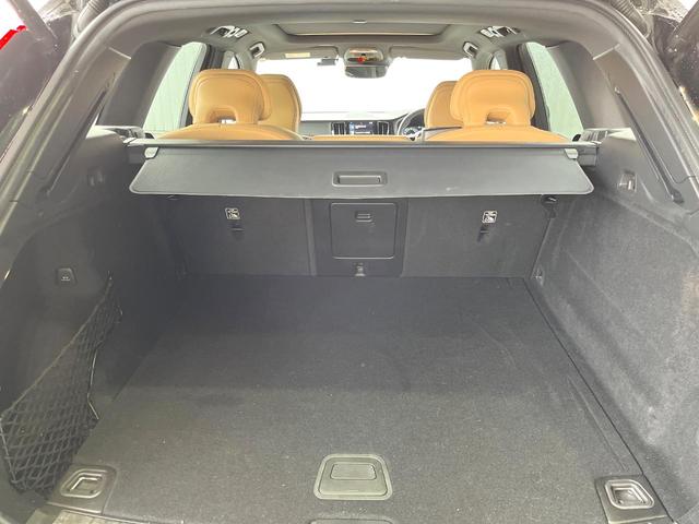 XC60 D4 AWD インスクリプション 純正9インチナビ パノラマガラスサンルーフ harman/kardon 本革シート 360°ビューカメラ パイロットアシスト シートベンチレーション メモリー機能付きパワーシート ETC(14枚目)