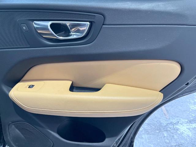 XC60 D4 AWD インスクリプション 純正9インチナビ パノラマガラスサンルーフ harman/kardon 本革シート 360°ビューカメラ パイロットアシスト シートベンチレーション メモリー機能付きパワーシート ETC(27枚目)