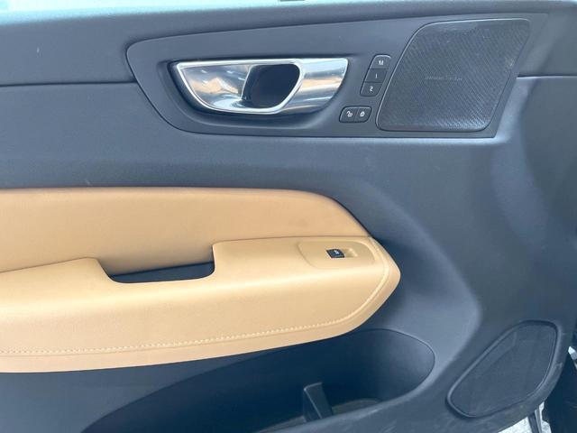 XC60 D4 AWD インスクリプション 純正9インチナビ パノラマガラスサンルーフ harman/kardon 本革シート 360°ビューカメラ パイロットアシスト シートベンチレーション メモリー機能付きパワーシート ETC(29枚目)