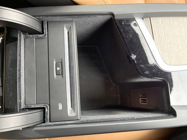 XC60 D4 AWD インスクリプション 純正9インチナビ パノラマガラスサンルーフ harman/kardon 本革シート 360°ビューカメラ パイロットアシスト シートベンチレーション メモリー機能付きパワーシート ETC(56枚目)