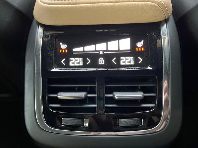 XC60 アルティメット B5 AWD 認定中古車 エアサス Google搭載 パノラマガラスサンルーフ Bowers&Wilkins ナッパレザーシート マッサージ機能 インテリセーフ 禁煙車 Bluetooth AppleCarPlay(17枚目)