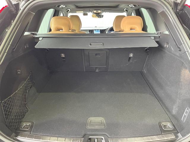 XC60 アルティメット B5 AWD 認定中古車 エアサス Google搭載 パノラマガラスサンルーフ Bowers&Wilkins ナッパレザーシート マッサージ機能 インテリセーフ 禁煙車 Bluetooth AppleCarPlay(47枚目)