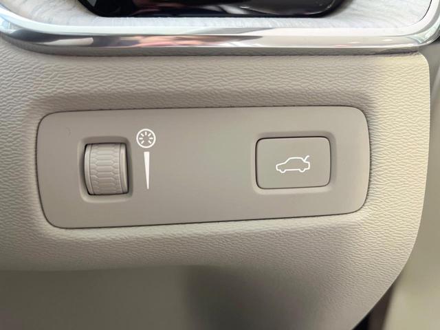 XC60 D4 AWD インスクリプション サンルーフ 白革シート 純正9型ナビ フルセグTV 360°ビューカメラ アダプティブクルーズコントロール 衝突軽減ブレーキ シートベンチレーション シートヒーター パワーバックドア LEDヘッドライ(36枚目)
