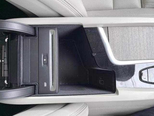 XC60 D4 AWD インスクリプション サンルーフ 白革シート 純正9型ナビ フルセグTV 360°ビューカメラ アダプティブクルーズコントロール 衝突軽減ブレーキ シートベンチレーション シートヒーター パワーバックドア LEDヘッドライ(38枚目)