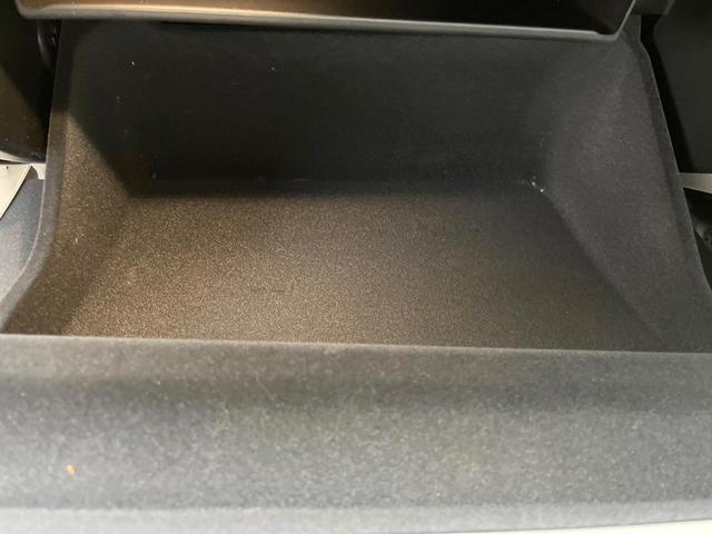 XC60 D4 AWD インスクリプション サンルーフ 白革シート 純正9型ナビ フルセグTV 360°ビューカメラ アダプティブクルーズコントロール 衝突軽減ブレーキ シートベンチレーション シートヒーター パワーバックドア LEDヘッドライ(46枚目)