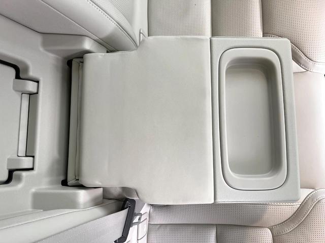 XC60 D4 AWD インスクリプション サンルーフ 白革シート 純正9型ナビ フルセグTV 360°ビューカメラ アダプティブクルーズコントロール 衝突軽減ブレーキ シートベンチレーション シートヒーター パワーバックドア LEDヘッドライ(51枚目)