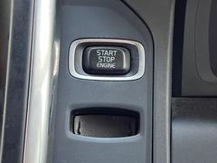 ●キーレスドライブ：鍵を持っているだけで、ドアロック解除・施錠からエンジンスタートまで操作できる便利な機能です！ 5