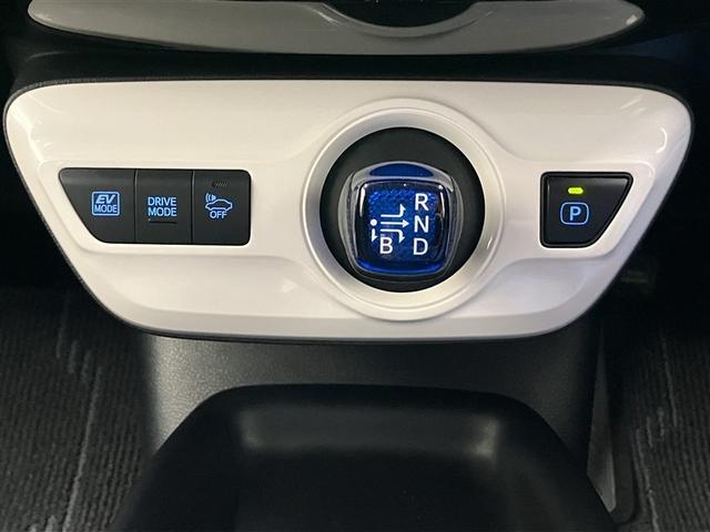 プリウス S 4WD フルセグ メモリーナビ DVD再生 ミュージックプレイヤー接続可 バックカメラ 衝突被害軽減システム ETC LEDヘッドランプ ワンオーナー フルエアロ(16枚目)