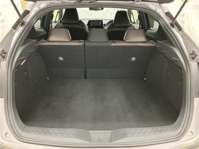 広々としたラゲージスペースを備えています。大きなものや長さのある荷物もしっかりと積み込めます。