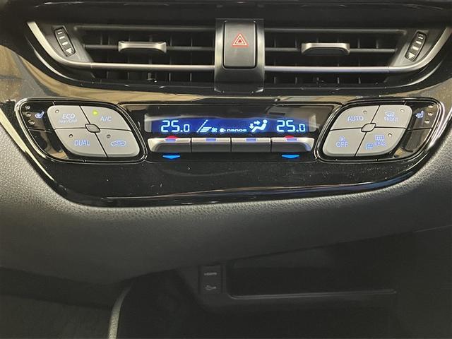 左右独立温度コントロールフルオートエアコンです。運転席、助手席それぞれで独立して温度設定ができます。冷え性の方が乗っても安心ですね♪