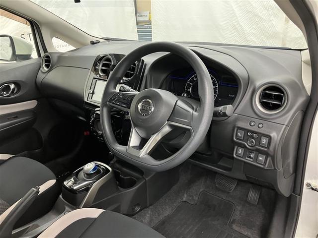 ノート ｅ－パワー　Ｘ　フルセグ　メモリーナビ　ＤＶＤ再生　ミュージックプレイヤー接続可　バックカメラ　衝突被害軽減システム　ＥＴＣ　ドラレコ　ワンオーナー（17枚目）