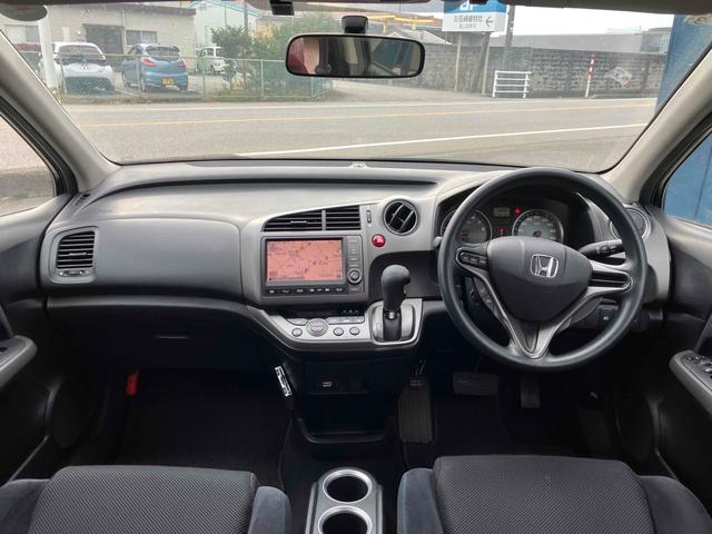 ストリーム Ｘ　ＥＴＣ　バックカメラ　ナビ　ＴＶ　キーレスエントリー　３列シート　ＡＴ　アルミホイール　ＣＤ　衝突安全ボディ　ＡＢＳ　エアコン　パワーステアリング　パワーウィンドウ（2枚目）