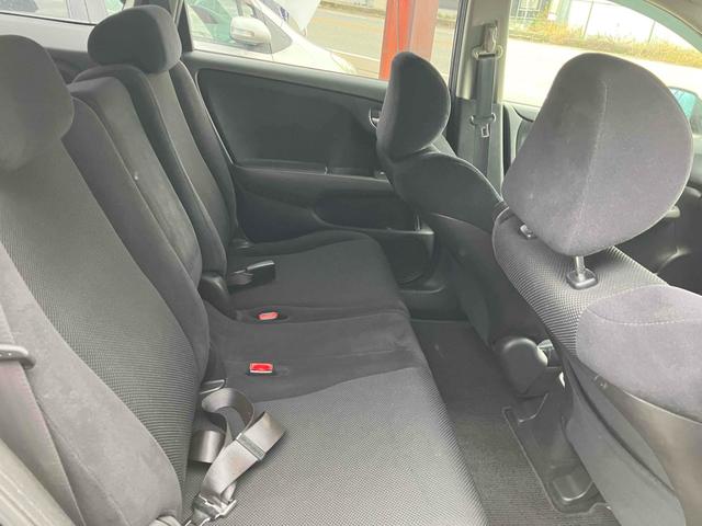 ストリーム Ｘ　ＥＴＣ　バックカメラ　ナビ　ＴＶ　キーレスエントリー　３列シート　ＡＴ　アルミホイール　ＣＤ　衝突安全ボディ　ＡＢＳ　エアコン　パワーステアリング　パワーウィンドウ（14枚目）