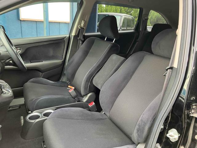 ストリーム Ｘ　ＥＴＣ　バックカメラ　ナビ　ＴＶ　キーレスエントリー　３列シート　ＡＴ　アルミホイール　ＣＤ　衝突安全ボディ　ＡＢＳ　エアコン　パワーステアリング　パワーウィンドウ（17枚目）