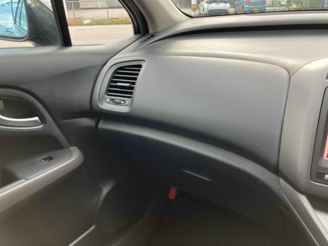 ストリーム Ｘ　ＥＴＣ　バックカメラ　ナビ　ＴＶ　キーレスエントリー　３列シート　ＡＴ　アルミホイール　ＣＤ　衝突安全ボディ　ＡＢＳ　エアコン　パワーステアリング　パワーウィンドウ（20枚目）