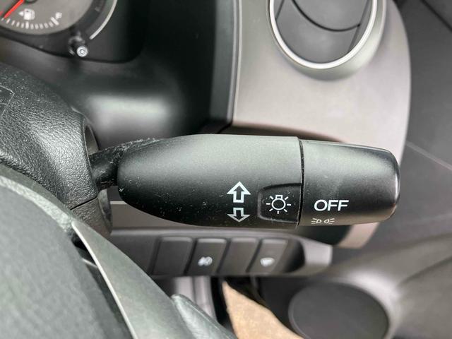 ストリーム Ｘ　ＥＴＣ　バックカメラ　ナビ　ＴＶ　キーレスエントリー　３列シート　ＡＴ　アルミホイール　ＣＤ　衝突安全ボディ　ＡＢＳ　エアコン　パワーステアリング　パワーウィンドウ（32枚目）