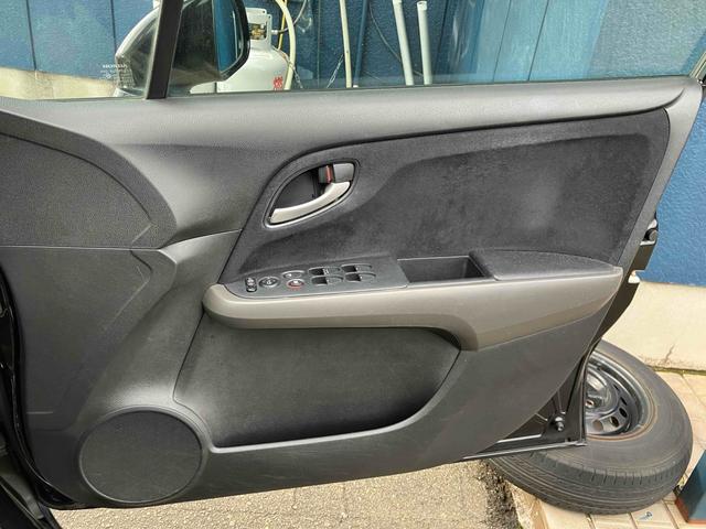 ストリーム Ｘ　ＥＴＣ　バックカメラ　ナビ　ＴＶ　キーレスエントリー　３列シート　ＡＴ　アルミホイール　ＣＤ　衝突安全ボディ　ＡＢＳ　エアコン　パワーステアリング　パワーウィンドウ（36枚目）