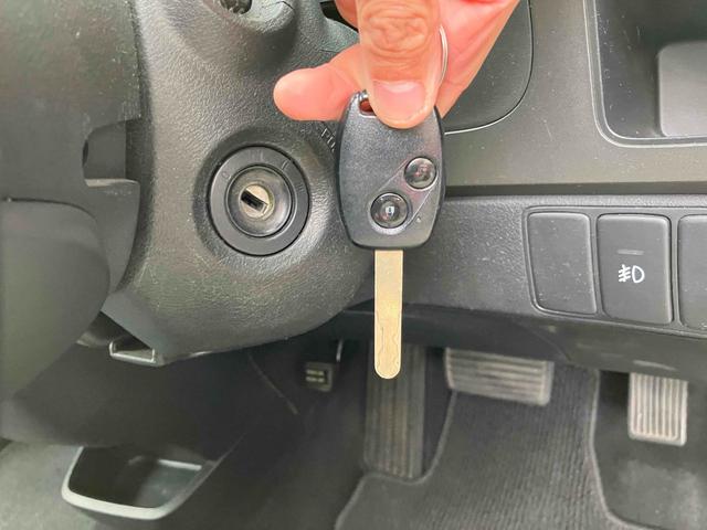 ストリーム Ｘ　ＥＴＣ　バックカメラ　ナビ　ＴＶ　キーレスエントリー　３列シート　ＡＴ　アルミホイール　ＣＤ　衝突安全ボディ　ＡＢＳ　エアコン　パワーステアリング　パワーウィンドウ（37枚目）