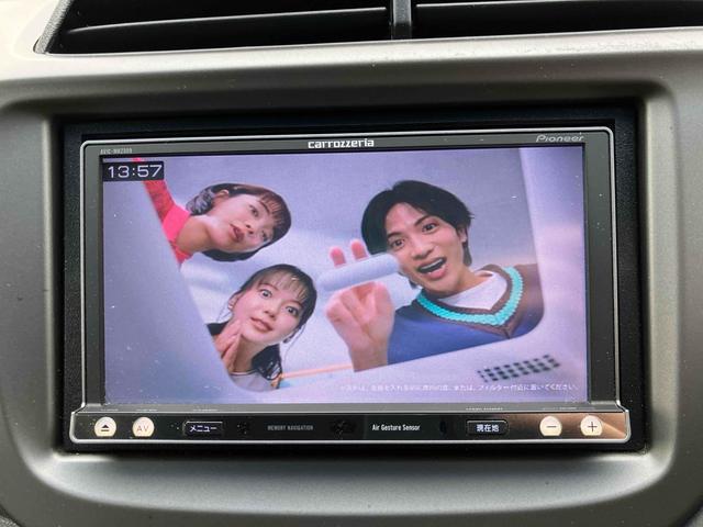 フィット １３Ｇ・スマートセレクション　ファインスタイル　ＥＴＣ　バックカメラ　ナビ　ＴＶ　アルミホイール　ＨＩＤ　スマートキー　電動格納ミラー　ＣＶＴ　盗難防止システム　衝突安全ボディ　ＡＢＳ　ＣＤ　ＵＳＢ　ミュージックプレイヤー接続可　Ｂｌｕｅｔｏｏｔｈ（26枚目）