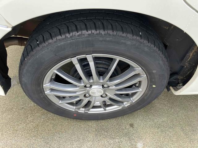 フィット １３Ｇ・スマートセレクション　ファインスタイル　ＥＴＣ　バックカメラ　ナビ　ＴＶ　アルミホイール　ＨＩＤ　スマートキー　電動格納ミラー　ＣＶＴ　盗難防止システム　衝突安全ボディ　ＡＢＳ　ＣＤ　ＵＳＢ　ミュージックプレイヤー接続可　Ｂｌｕｅｔｏｏｔｈ（40枚目）