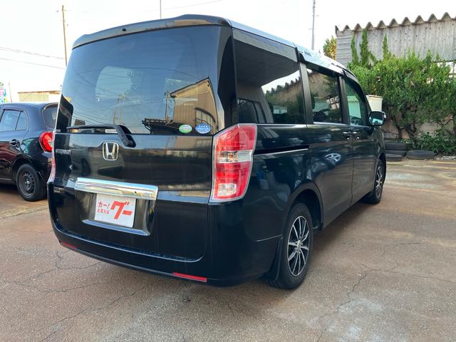 ステップワゴン Ｌ　スマートキー　アイドリングストップ　ＥＴＣ　ナビＴＶ　バックカメラ　後席モニタ　３列シート　フルフラット　運転席・助手席エアバック　ＡＢＳ　盗難防止システム　衝突安全ボディ　エアコン（11枚目）