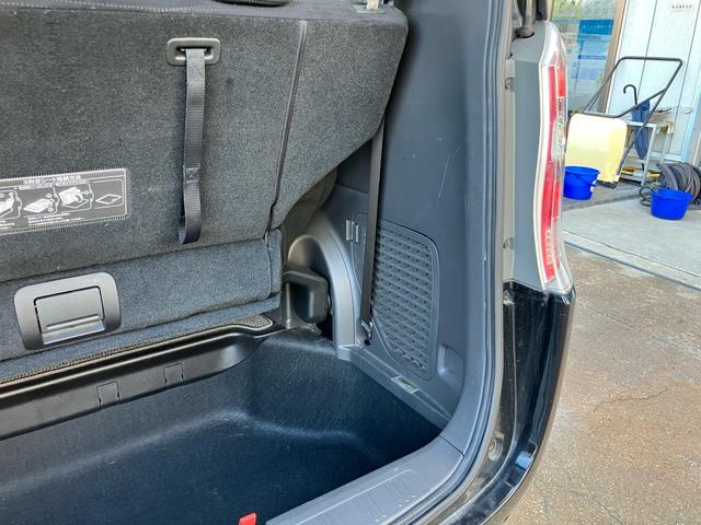 ステップワゴン Ｌ　スマートキー　アイドリングストップ　ＥＴＣ　ナビＴＶ　バックカメラ　後席モニタ　３列シート　フルフラット　運転席・助手席エアバック　ＡＢＳ　盗難防止システム　衝突安全ボディ　エアコン（18枚目）