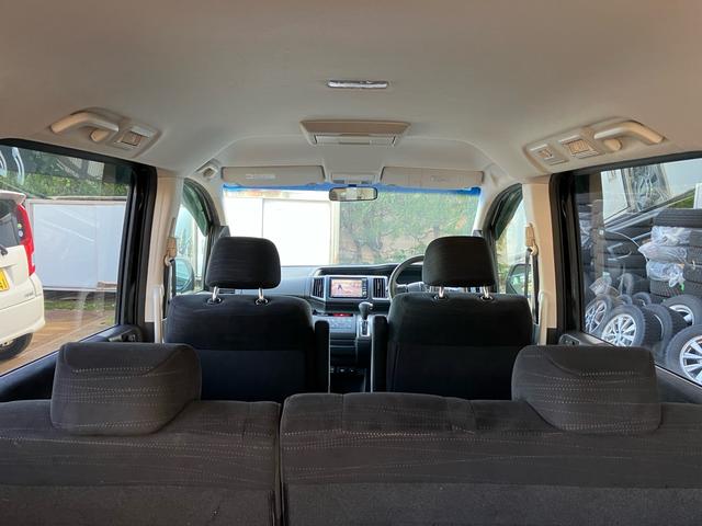 ステップワゴン Ｌ　スマートキー　アイドリングストップ　ＥＴＣ　ナビＴＶ　バックカメラ　後席モニタ　３列シート　フルフラット　運転席・助手席エアバック　ＡＢＳ　盗難防止システム　衝突安全ボディ　エアコン（21枚目）