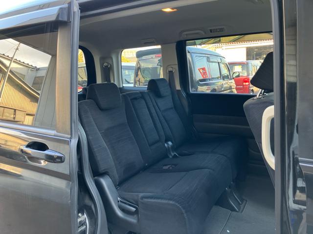 ステップワゴン Ｌ　スマートキー　アイドリングストップ　ＥＴＣ　ナビＴＶ　バックカメラ　後席モニタ　３列シート　フルフラット　運転席・助手席エアバック　ＡＢＳ　盗難防止システム　衝突安全ボディ　エアコン（33枚目）