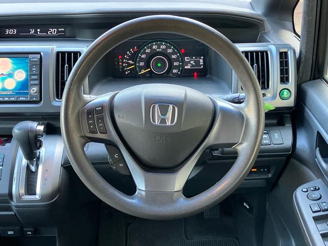 ステップワゴン Ｌ　スマートキー　アイドリングストップ　ＥＴＣ　ナビＴＶ　バックカメラ　後席モニタ　３列シート　フルフラット　運転席・助手席エアバック　ＡＢＳ　盗難防止システム　衝突安全ボディ　エアコン（37枚目）