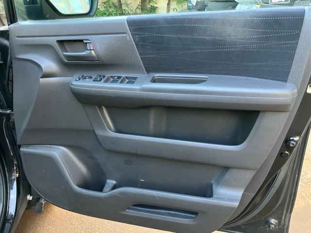 ステップワゴン Ｌ　スマートキー　アイドリングストップ　ＥＴＣ　ナビＴＶ　バックカメラ　後席モニタ　３列シート　フルフラット　運転席・助手席エアバック　ＡＢＳ　盗難防止システム　衝突安全ボディ　エアコン（43枚目）