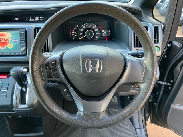 ステップワゴン Ｌ　スマートキー　アイドリングストップ　ＥＴＣ　ナビＴＶ　バックカメラ　後席モニタ　３列シート　フルフラット　運転席・助手席エアバック　ＡＢＳ　盗難防止システム　衝突安全ボディ　エアコン（49枚目）